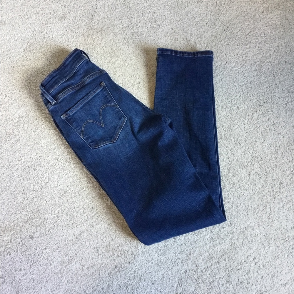 Levi’s mid rise skinny jeans